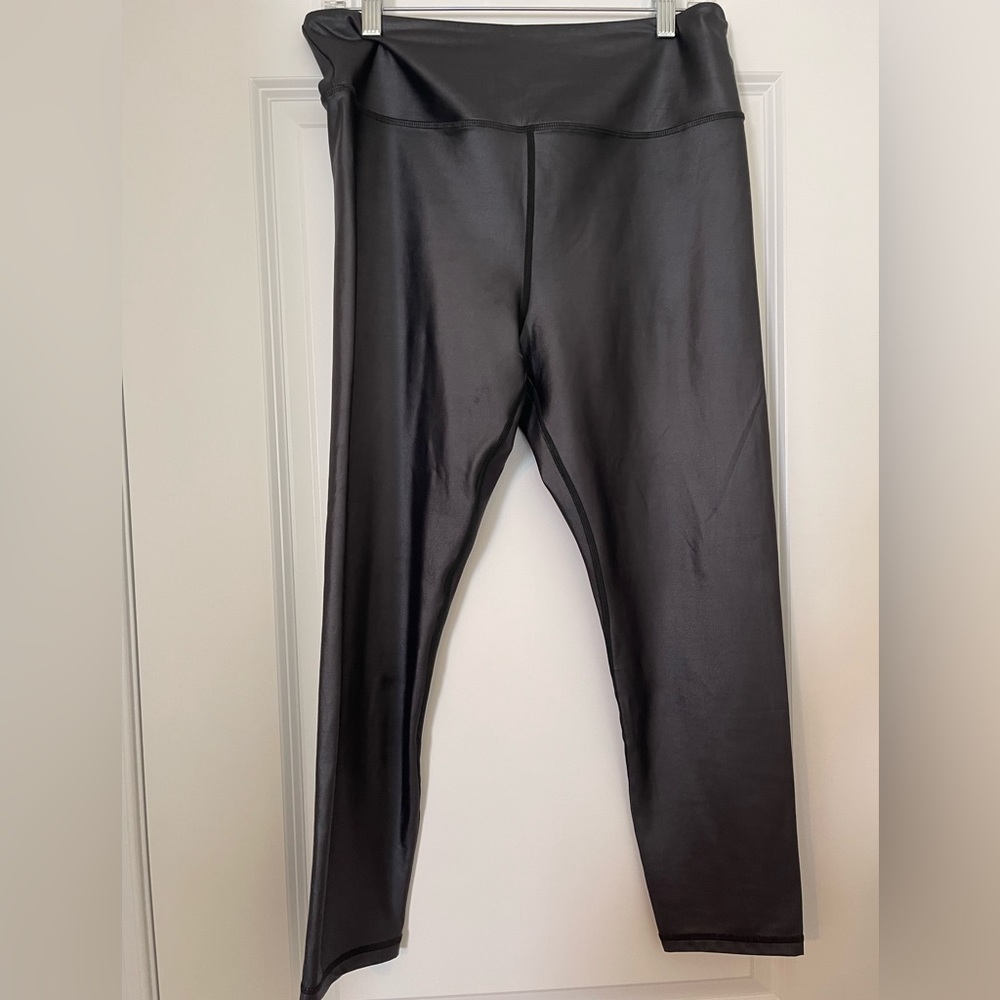 Zyia Light and Tight Leggings. Size 16/18. NWOT